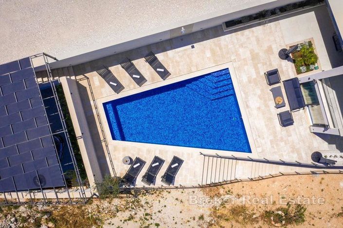 Image No.3-4 Bed Villa for sale