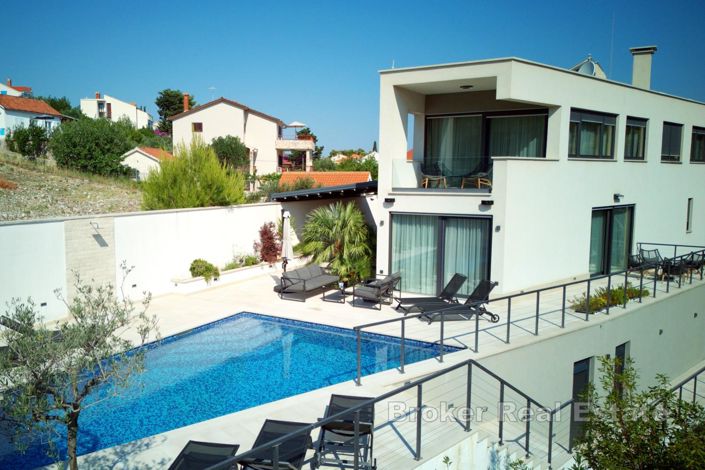 Image No.4-6 Bed Villa for sale
