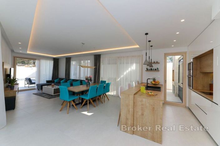 Image No.5-4 Bed Villa for sale