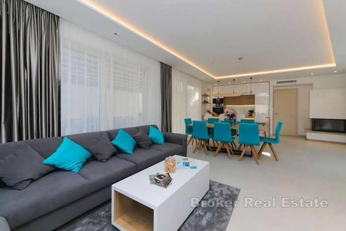Image No.6-4 Bed Villa for sale