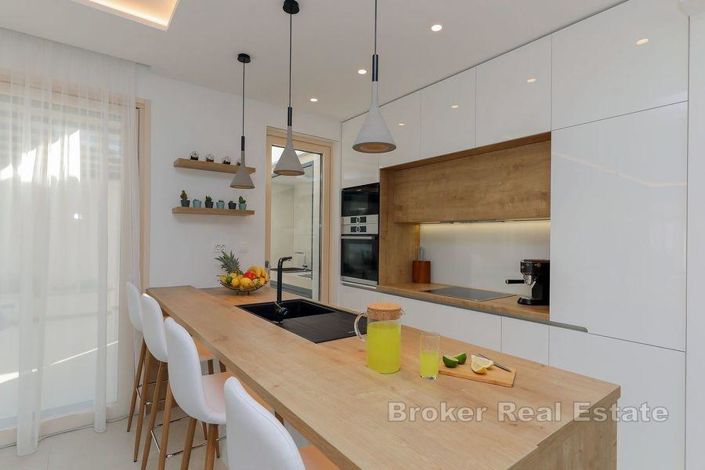 Image No.7-4 Bed Villa for sale