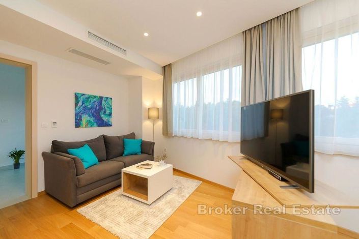 Image No.9-4 Bed Villa for sale