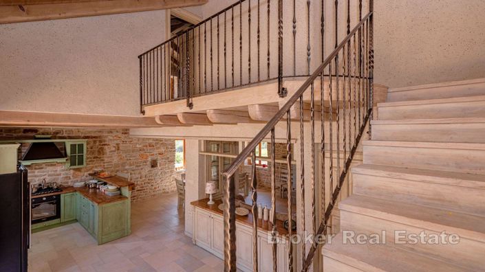 Image No.10-6 Bed Villa for sale