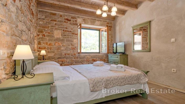 Image No.15-6 Bed Villa for sale