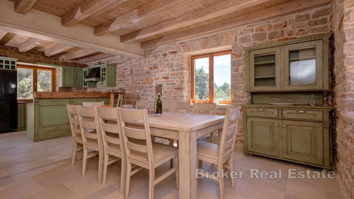 Image No.8-6 Bed Villa for sale