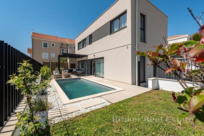 Image No.11-3 Bed Villa for sale