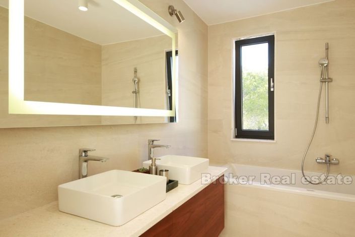 Image No.17-3 Bed Villa for sale