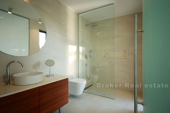Image No.18-3 Bed Villa for sale