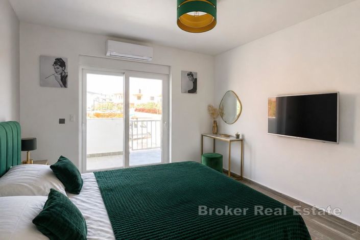Image No.12-4 Bed Villa for sale