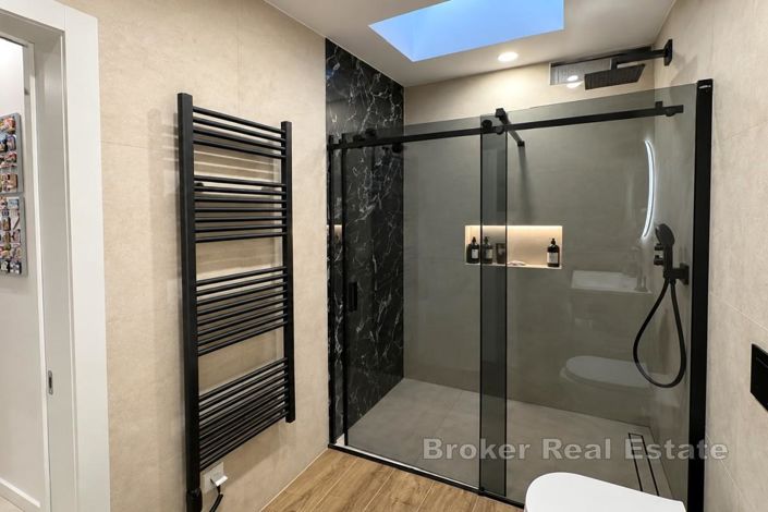 Image No.11-4 Bed Apartment for sale