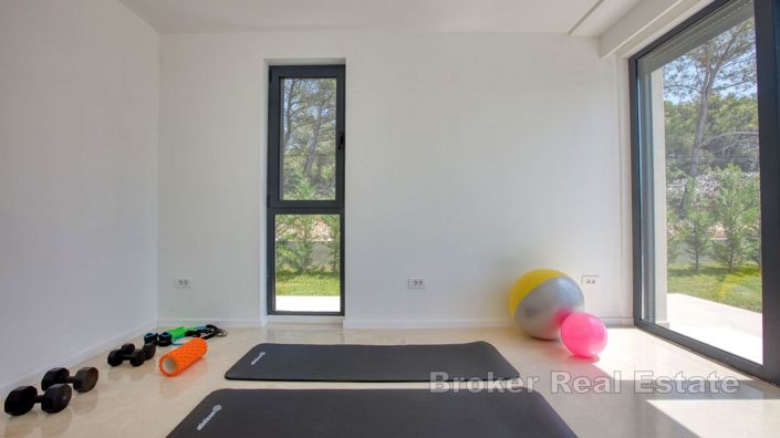Image No.10-4 Bed Villa for sale