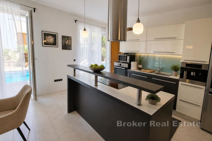 Image No.6-3 Bed Villa for sale