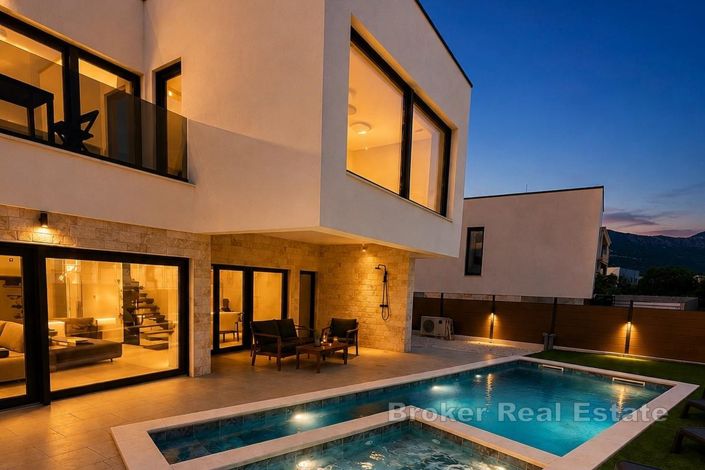 Image No.13-5 Bed Villa for sale