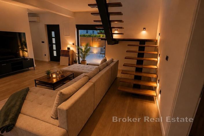 Image No.7-5 Bed Villa for sale