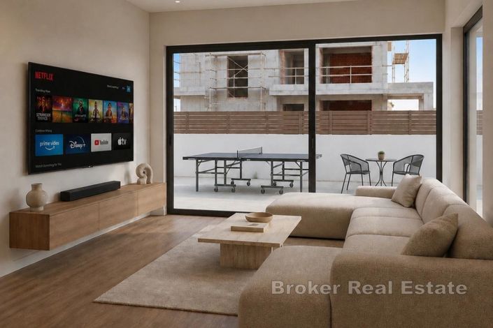 Image No.2-5 Bed Villa for sale