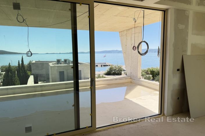 Image No.10-9 Bed Villa for sale