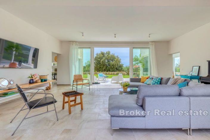 Image No.7-5 Bed Villa for sale