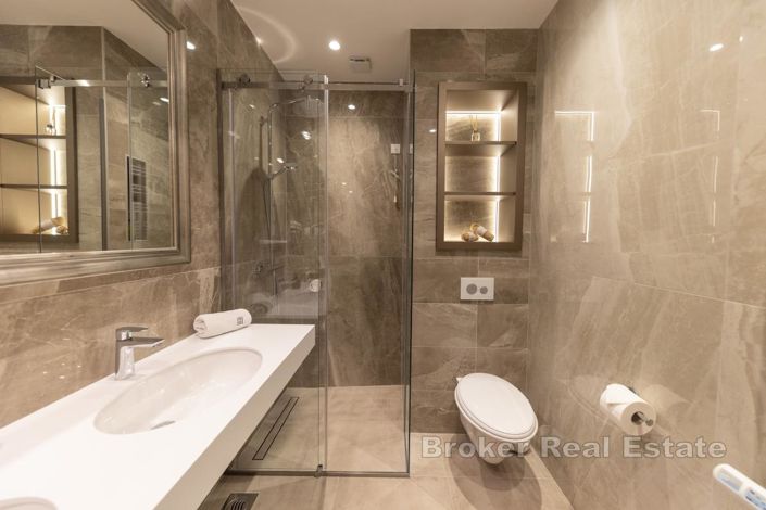 Image No.6-9 Bed Hotel for sale