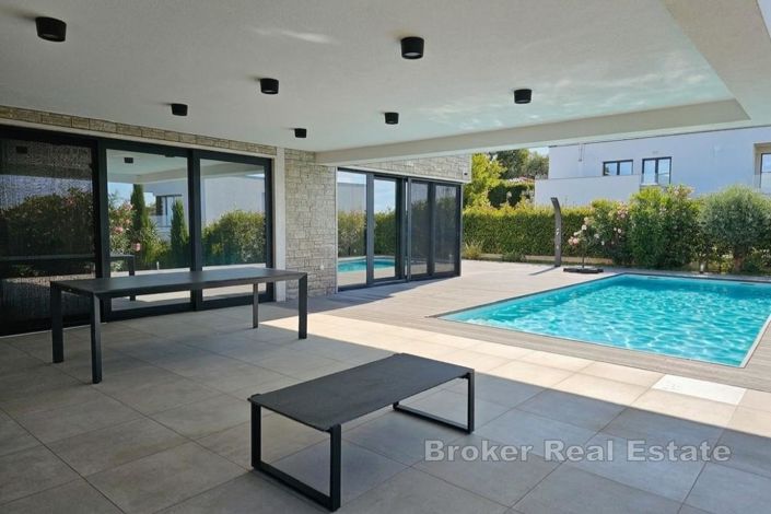 Image No.2-Villa de 4 chambres à vendre à Porec