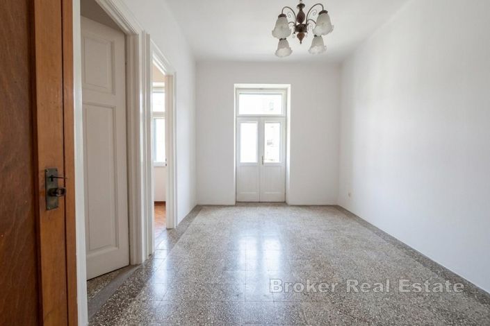 Image No.4-6 Bed Apartment for sale