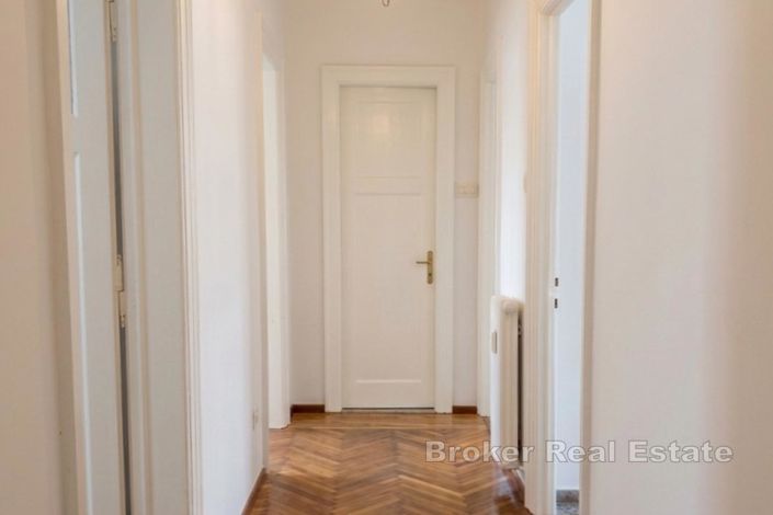 Image No.8-Appartement de 4 chambres à vendre à Lovret 
