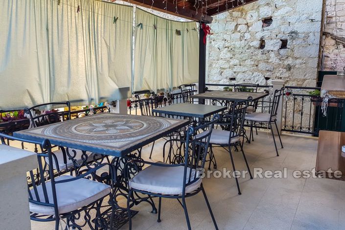 Image No.2-6 Bed Villa for sale