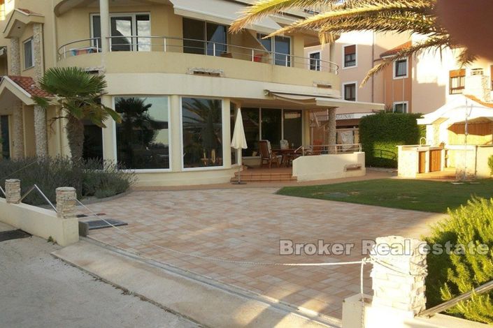 Image No.4-4 Bed Apartment for sale