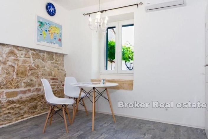 Image No.5-8 Bed Villa for sale