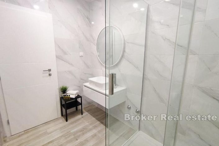 Image No.8-10 Bed Villa for sale