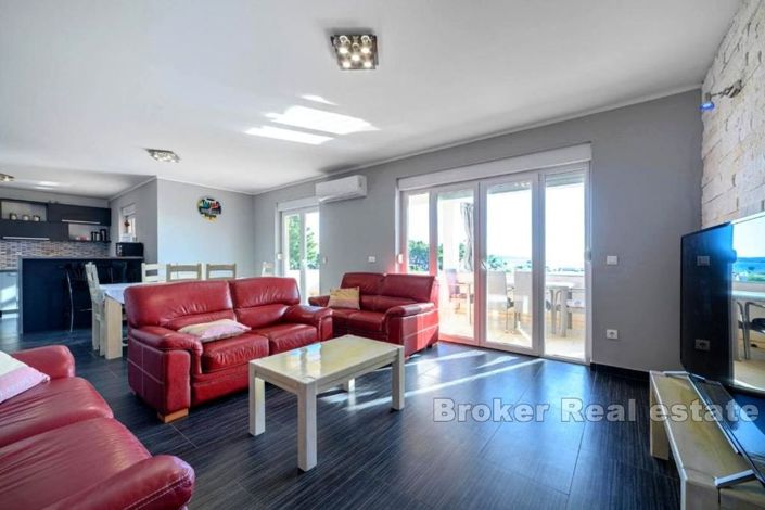 Image No.2-4 Bed Villa for sale