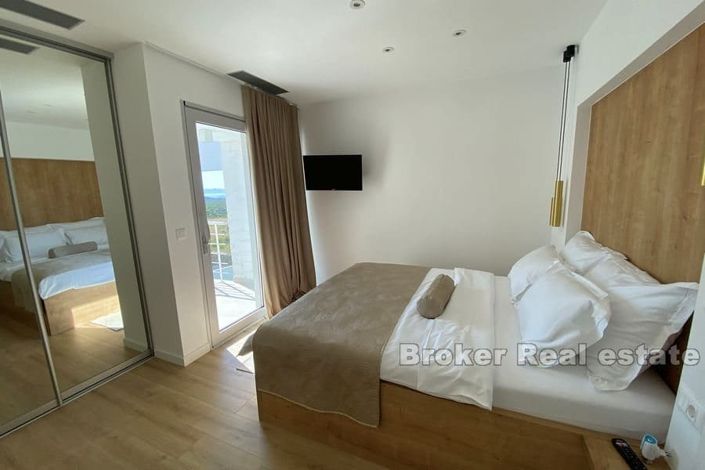 Image No.10-5 Bed Villa for sale