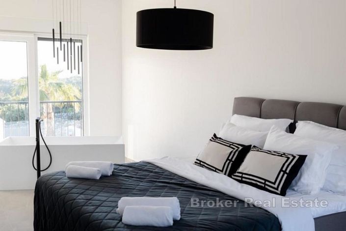 Image No.9-4 Bed Villa for sale