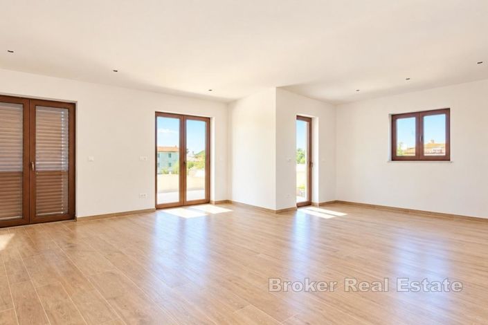 Image No.3-4 Bed Villa for sale