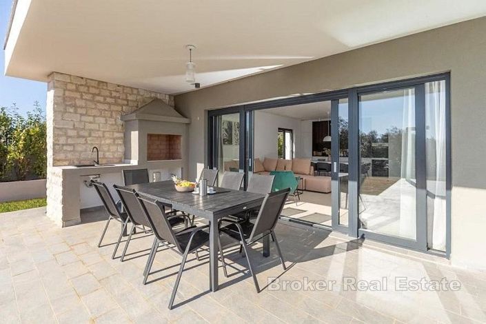 Image No.3-4 Bed Villa for sale