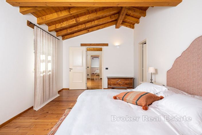 Image No.15-4 Bed Villa for sale