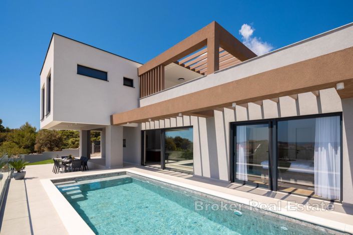 Image No.3-4 Bed Villa for sale