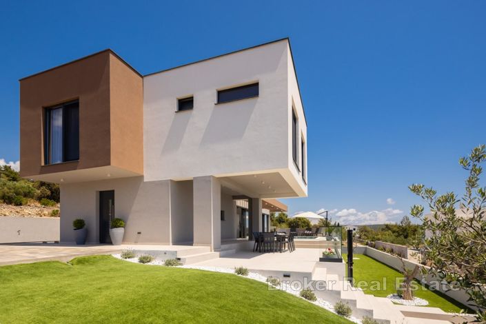 Image No.8-4 Bed Villa for sale