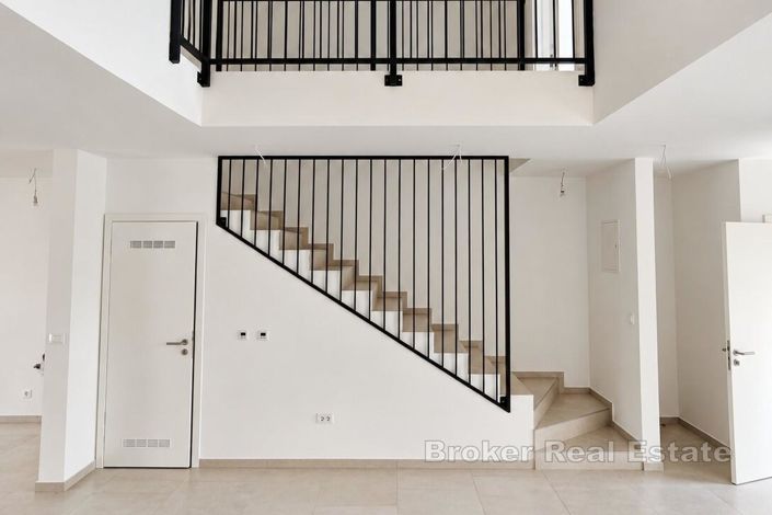 Image No.10-3 Bed Apartment for sale