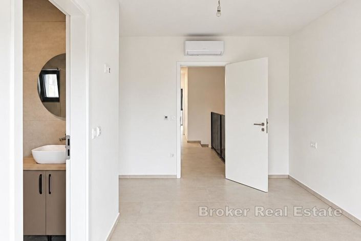 Image No.14-3 Bed Apartment for sale