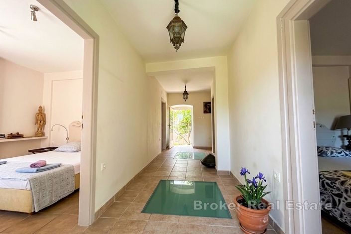 Image No.6-5 Bed Villa for sale
