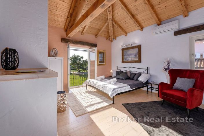 Image No.10-4 Bed Villa for sale