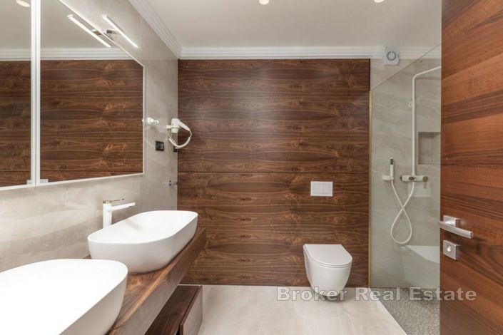 Image No.11-3 Bed Apartment for sale
