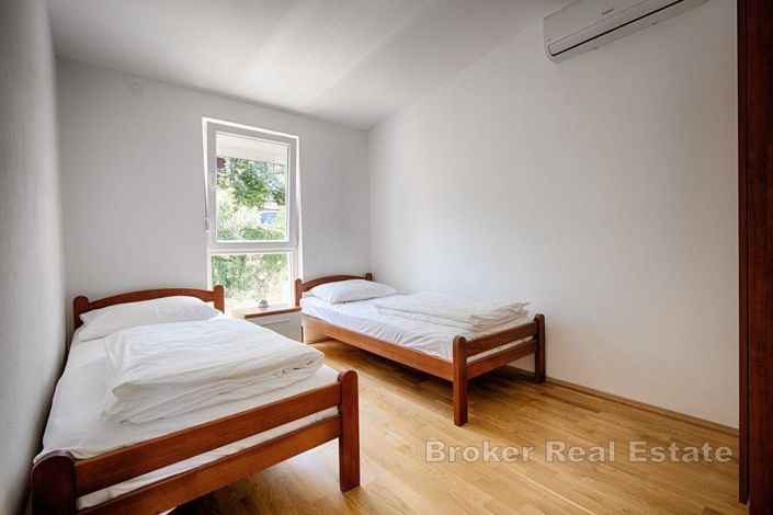 Image No.11-8 Bed Villa for sale