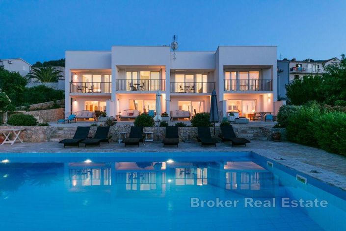 Image No.19-8 Bed Villa for sale