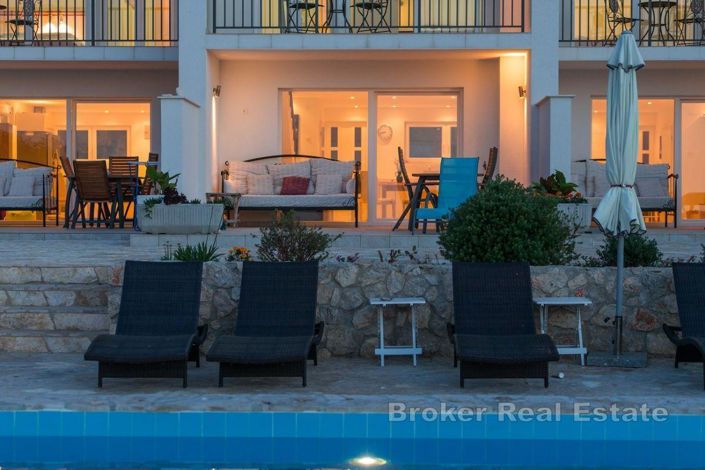 Image No.5-8 Bed Villa for sale