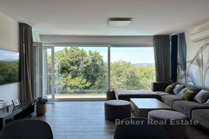 Image No.2-4 Bed Villa for sale
