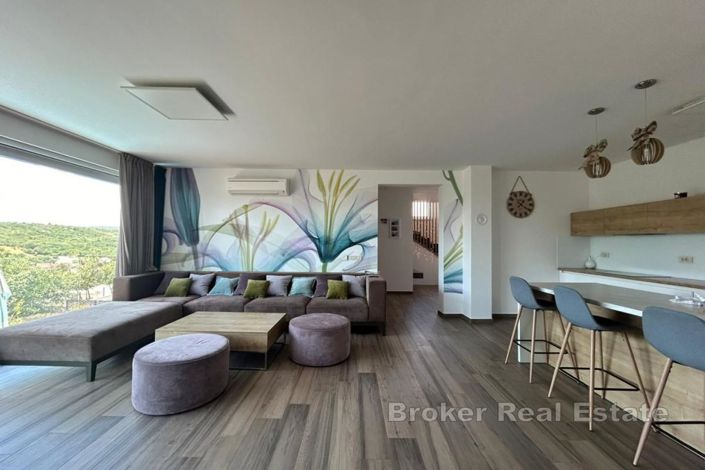 Image No.3-4 Bed Villa for sale