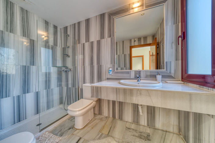 Image No.19-5 Bed Villa for sale