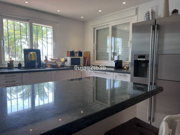 8-e64a9055bba3e77ac8aca3b893cdf826