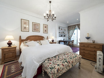 11-20939a0134ad724a8cb2a801094d15a4